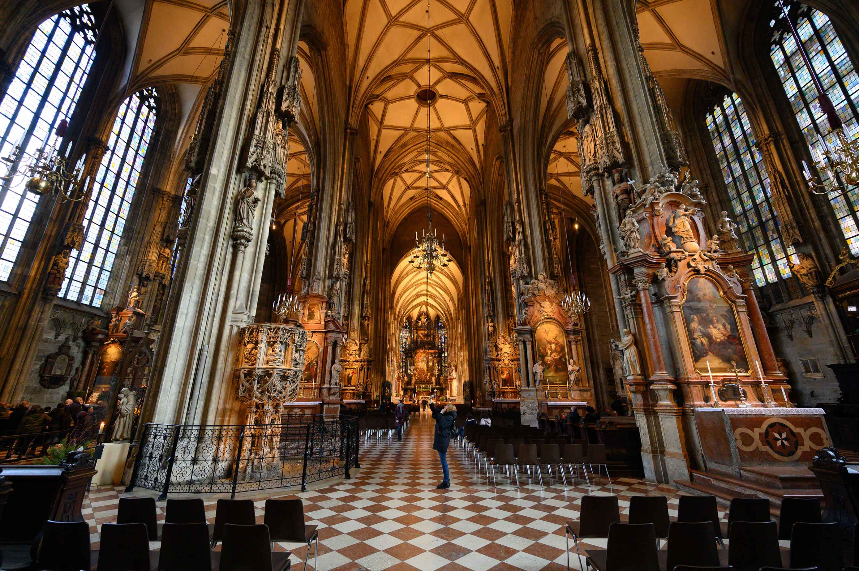 L'intérieur de la cathédrale Saint Etienne à Vienne